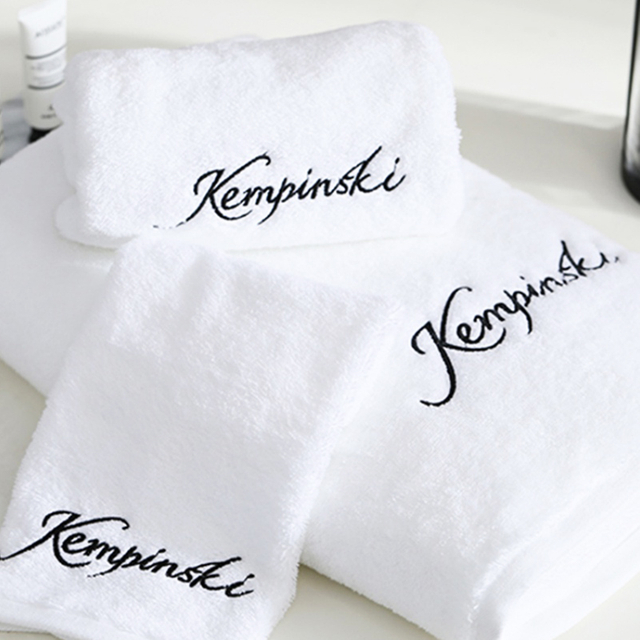 Luxury Hotel Style Embroidery Logo White Bath Towels Set Wholesale