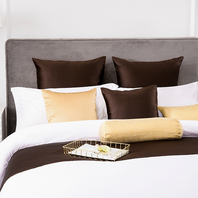 5 Star Hotel Luxury Style Customized Bed Linen King Size Runner