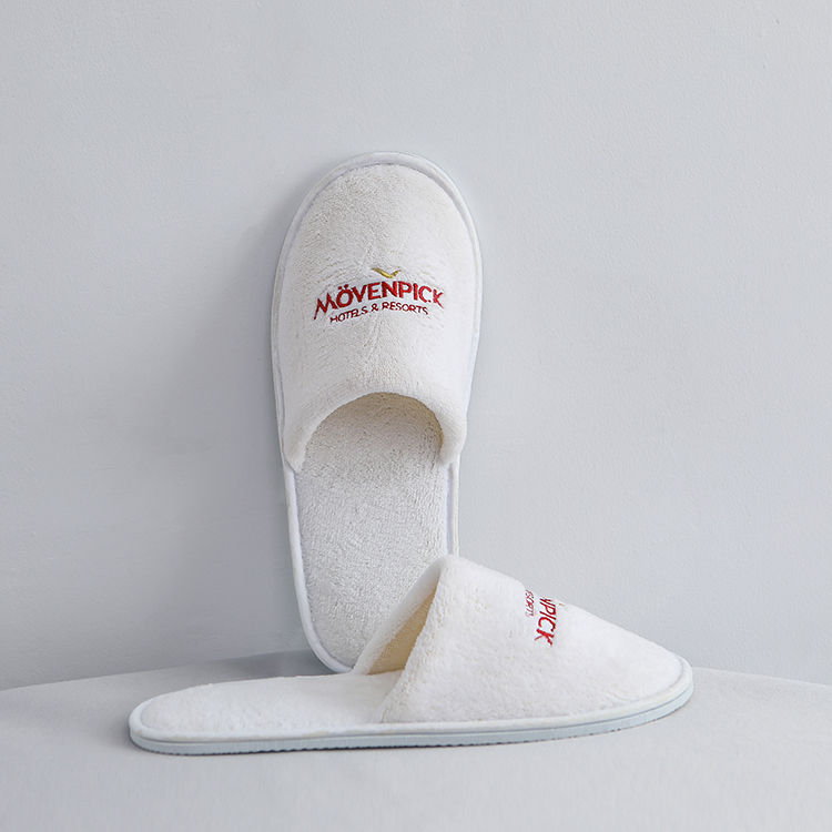 Hotel disposable slippers with embroidery logo