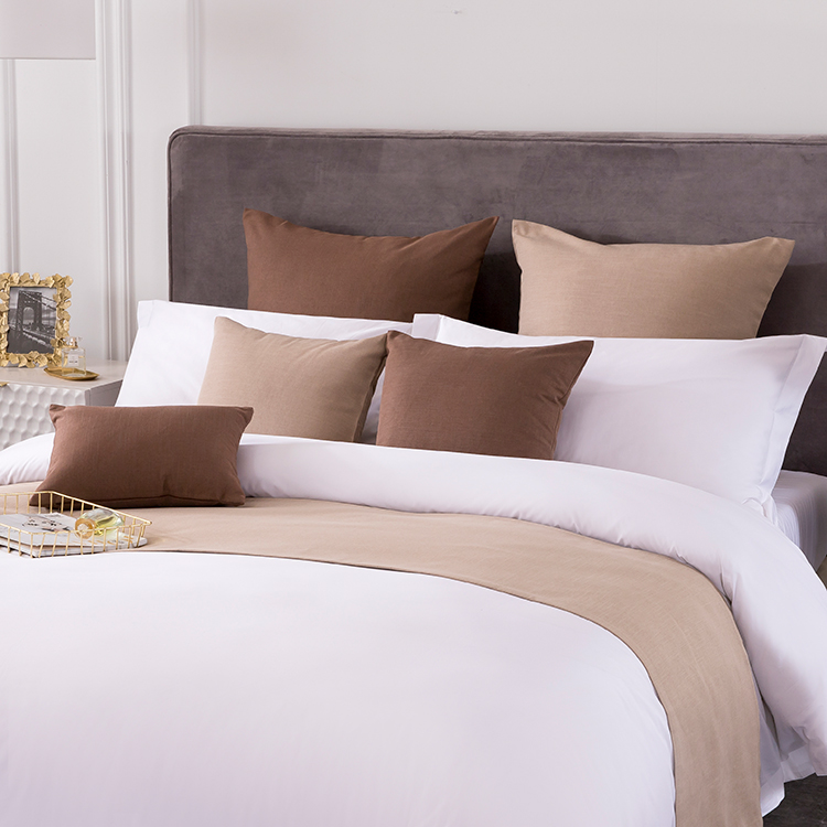 BED RUNNER AND CUSHION