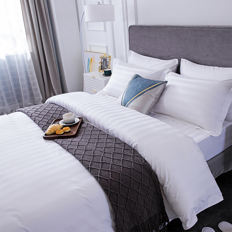 Hotel Linen Procurement: Standard or Custom Branding Guide